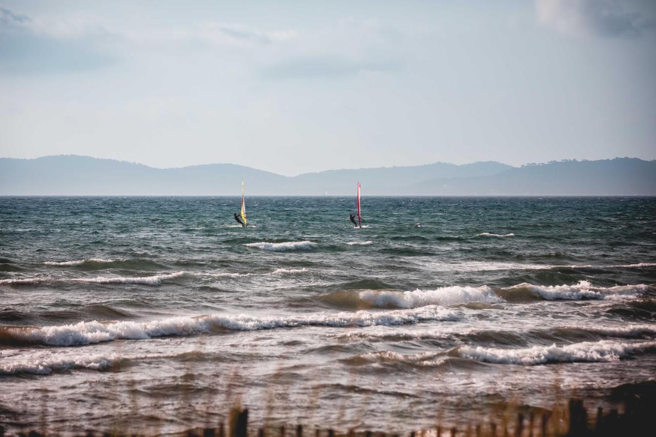 ホテル Salines イエール エクステリア 写真